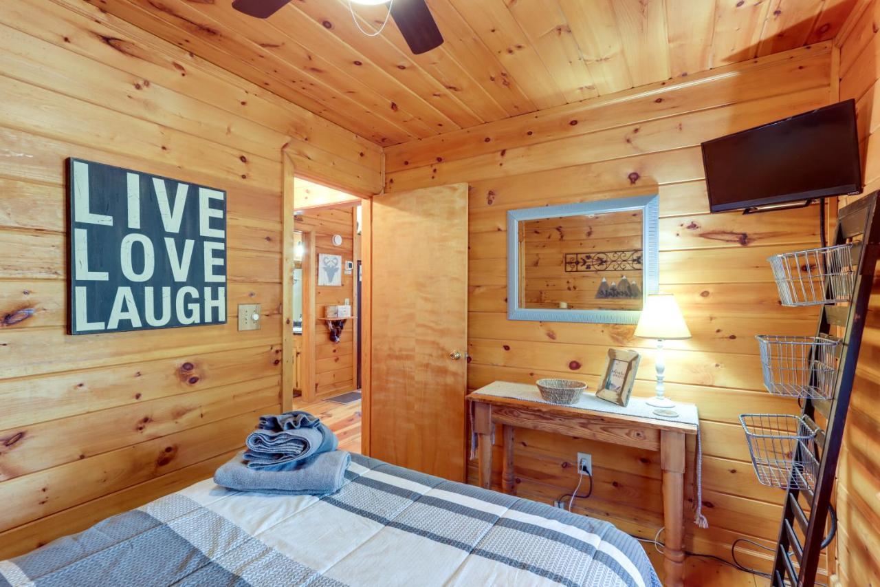 Blue Ridge Cozy Cabin In The Woods With Hot Tub! المظهر الخارجي الصورة