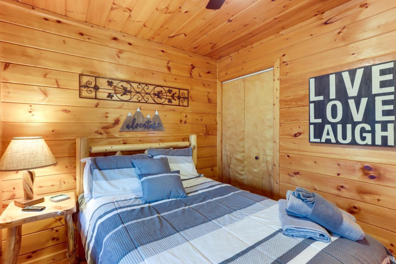 Blue Ridge Cozy Cabin In The Woods With Hot Tub! المظهر الخارجي الصورة